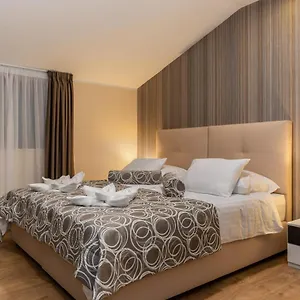 https://hotel-tomazici.in-istria.net